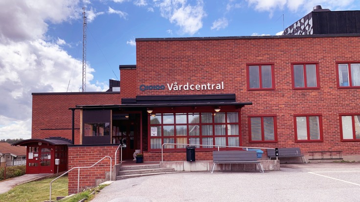 Hallstaviks vårdcentral, exteriör